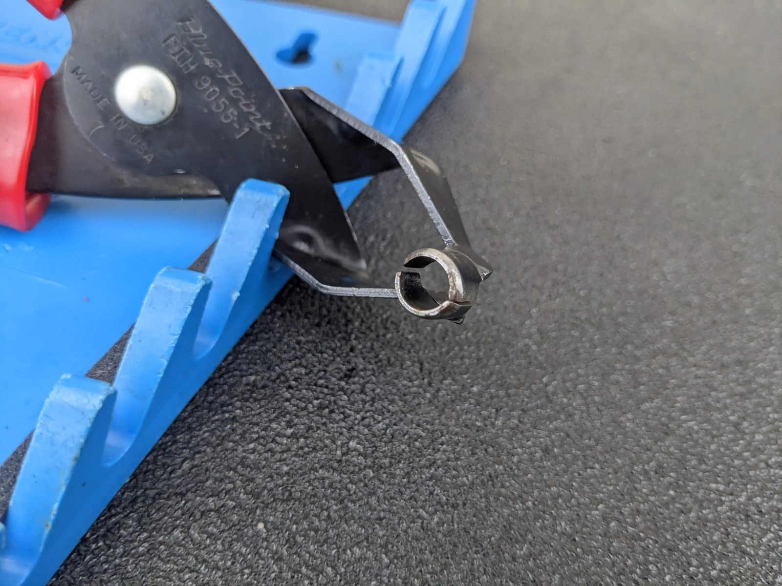 #bo546 Blue Point Fuel Line Disconnect Pliers FIH 9055-1