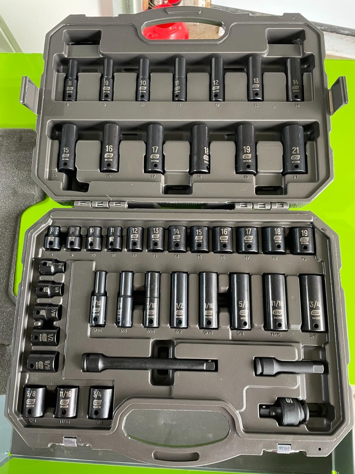 44 Pc. 3/8″ Drive 6 Point Standard, Deep Impact SAE/Metric Socket Set