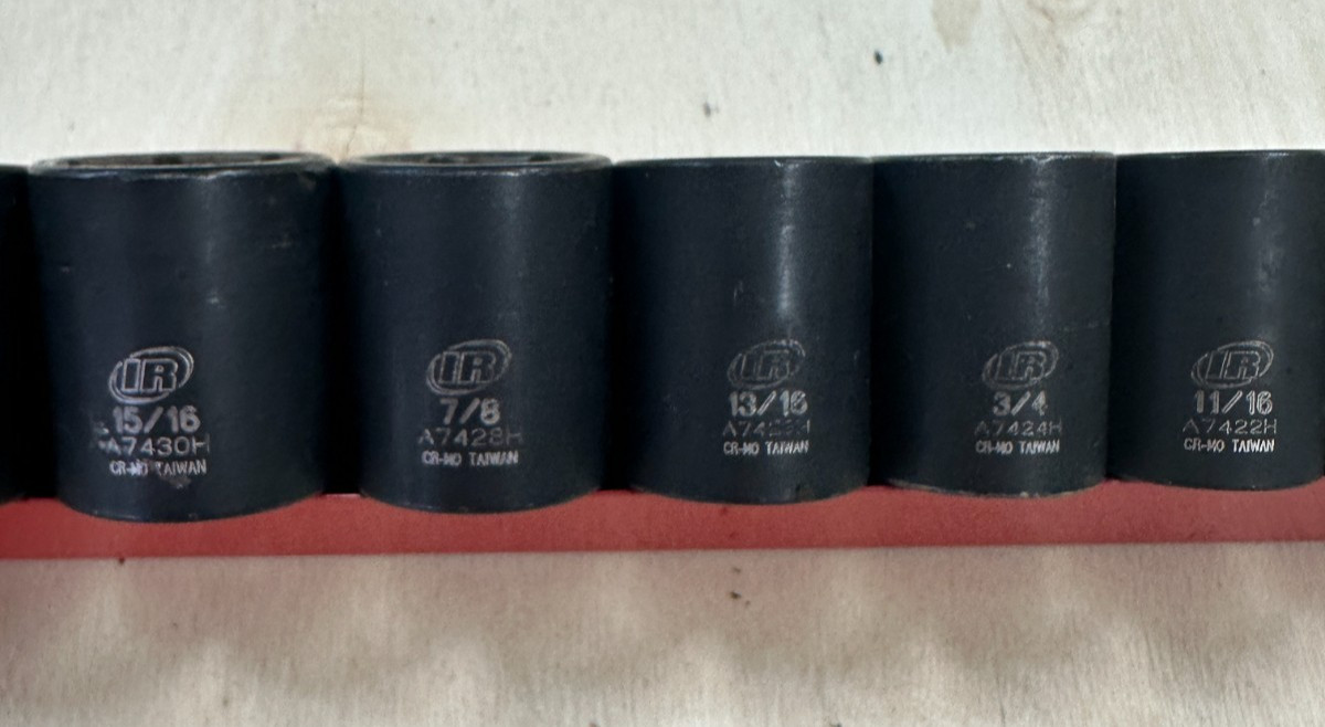 INGERSOLL RAND 6 POINT IMPACT SOCKET SET W/ METAL STORAGE/CARRYING TRAY