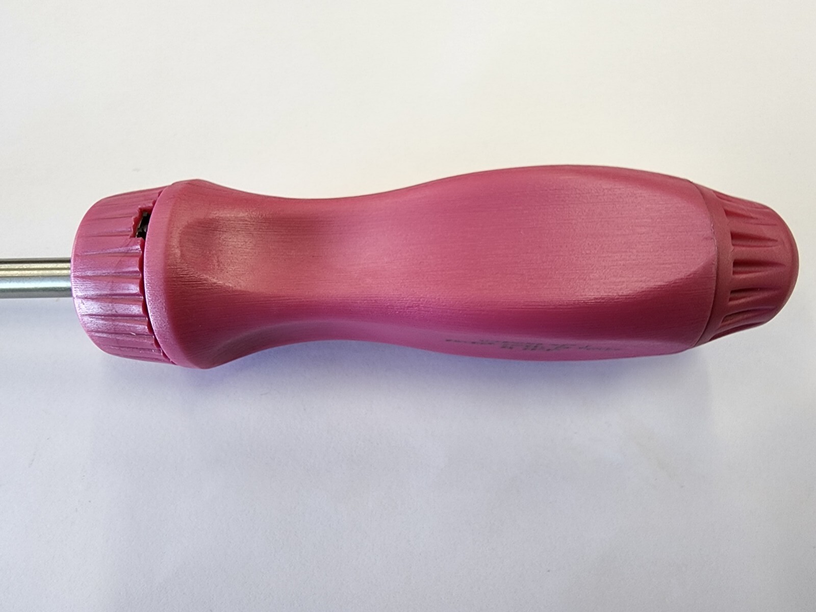 Snap-on Tools NEW PEARL PINK Hard Grip 8″ Shaft Ratcheting Screwdriver SSDMR8APP