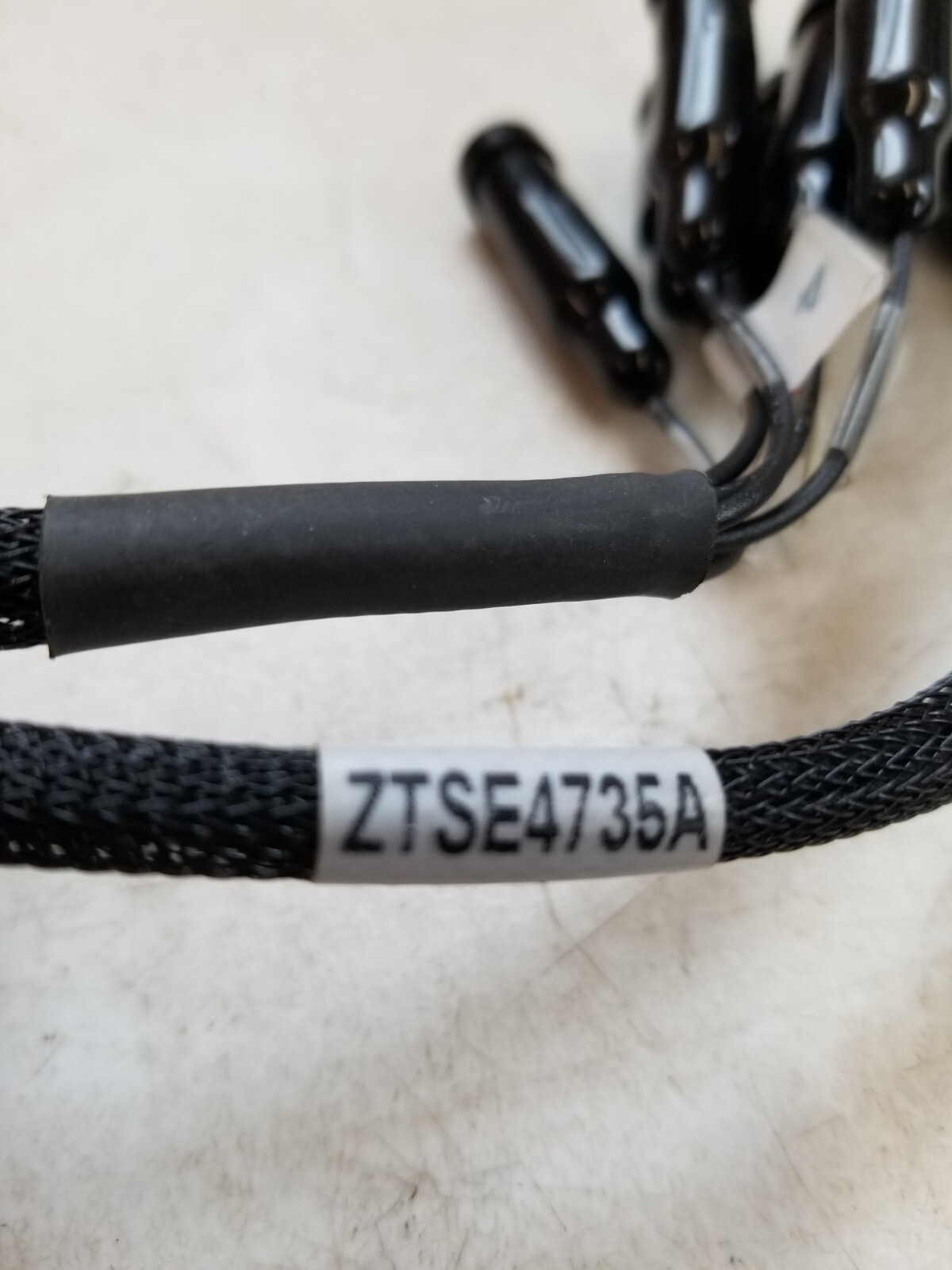 * Navistar ZTSE4735A Exhaust Lambda Sensor & V8 EGR Breakout Harness