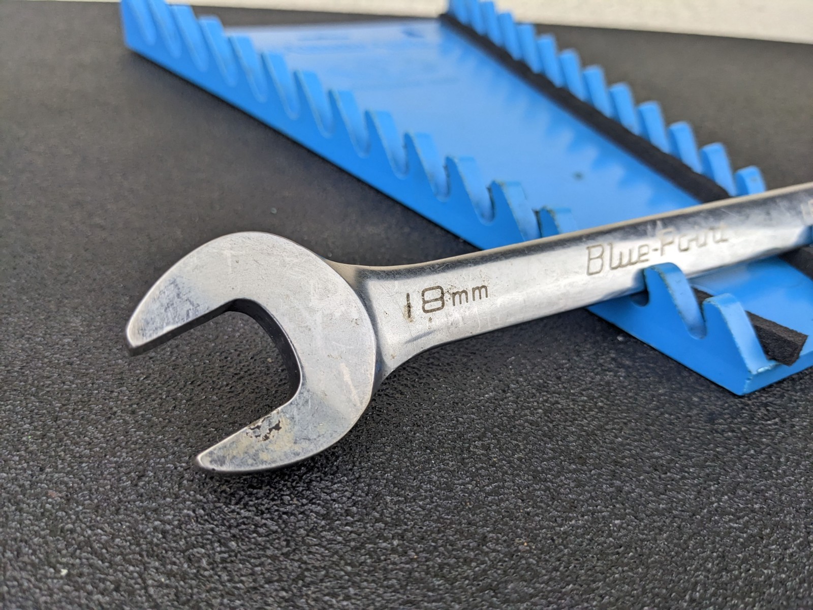#bn754 Blue Point 12 Point Reversible Ratcheting Wrench Metric BOERM18 18mm