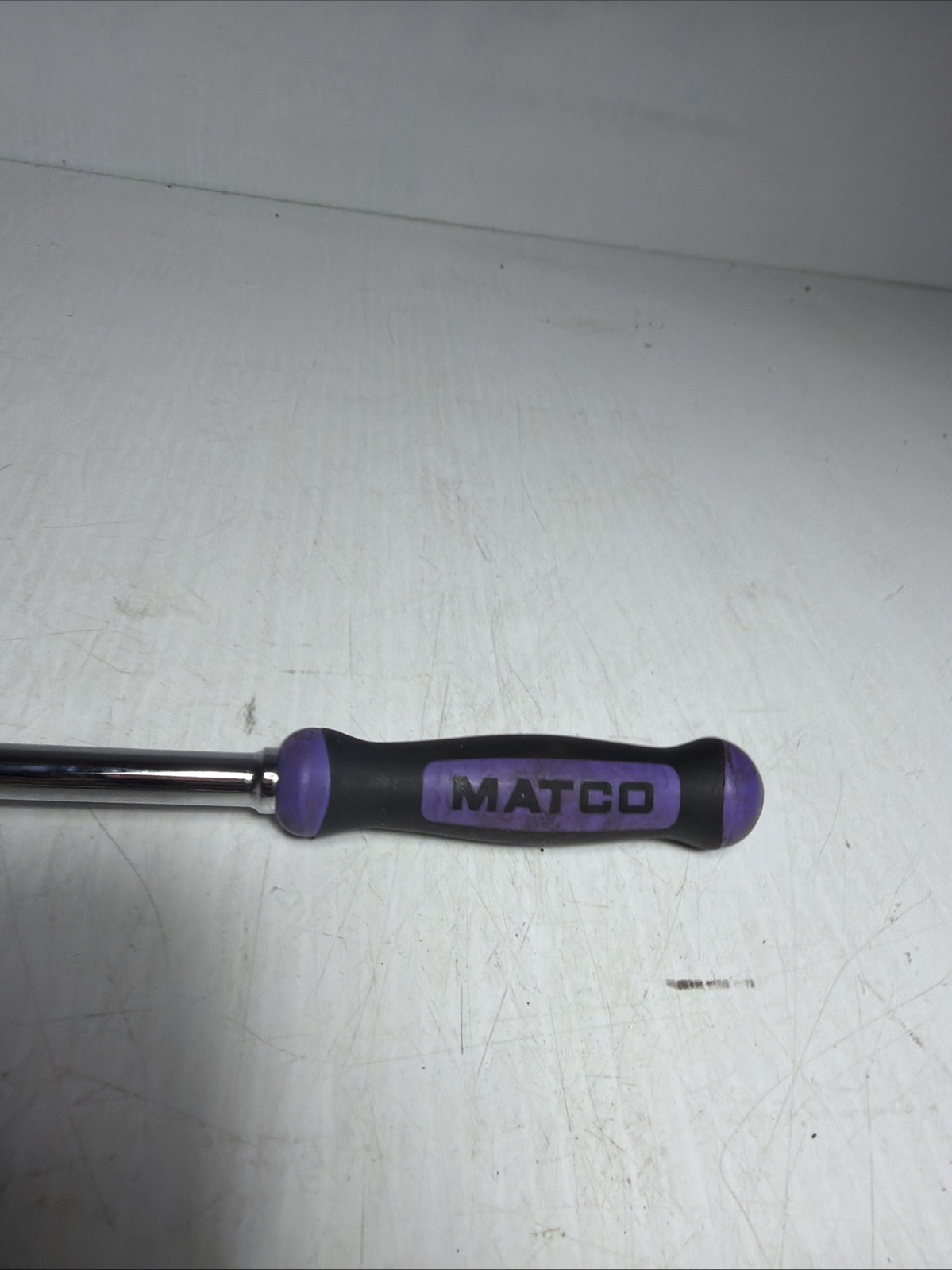 Matco Tools 1/4″ Dr 13.5″ Long Purple Grip Fine Tooth Locking Ratchet AFR128LFX