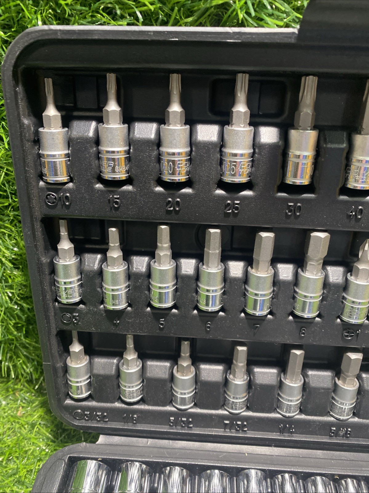 Power Torque 73 Piece 1/4 Inch Drive 6 Point SAE, Metric Tool Set – GM4324