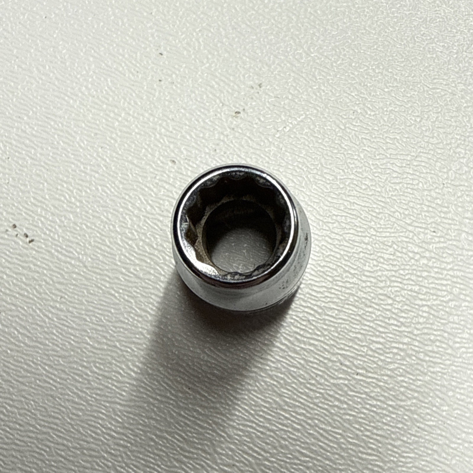 Snap-on Tools F121, 3/8″ Drive 12-Point SAE 3/8″ Shallow Socket USA.