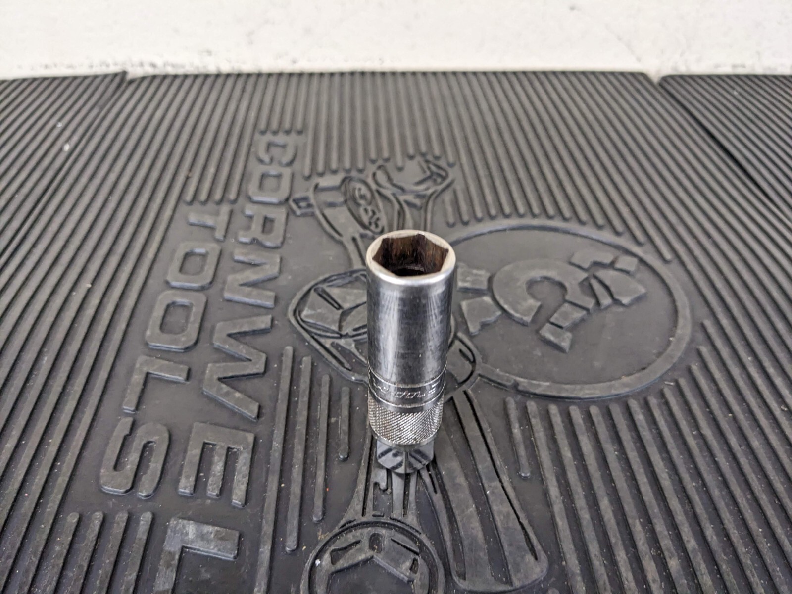 #bh110 Snap On Tools 3/8″ Drive 5/8″ Retention Spark Plug Socket S9706KR