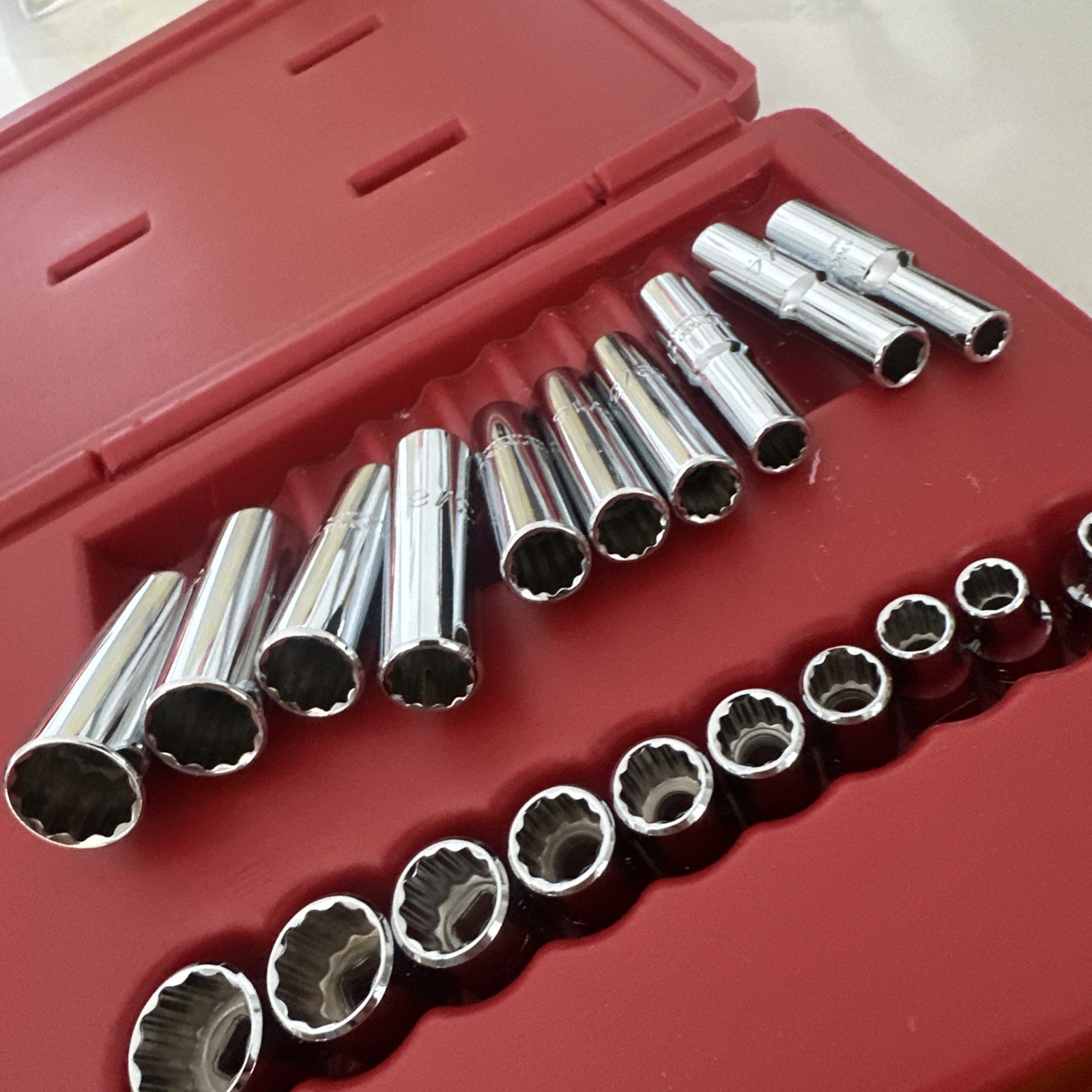Proto 1/4″ Drive Socket Set 25 Pc. SAE 12 Pt. W/ Case TorquePlus USA No J47118XL