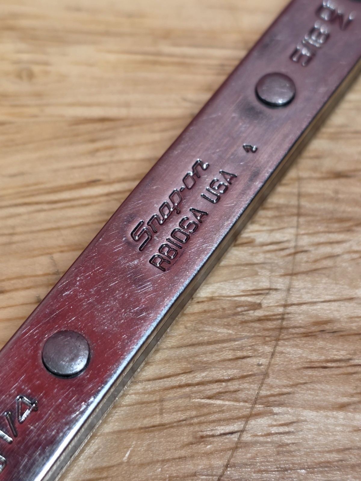 Snap-on Tools R810SA 6-Point SAE 1/4″ X 5/16″ Ratcheting Box Wrench USA