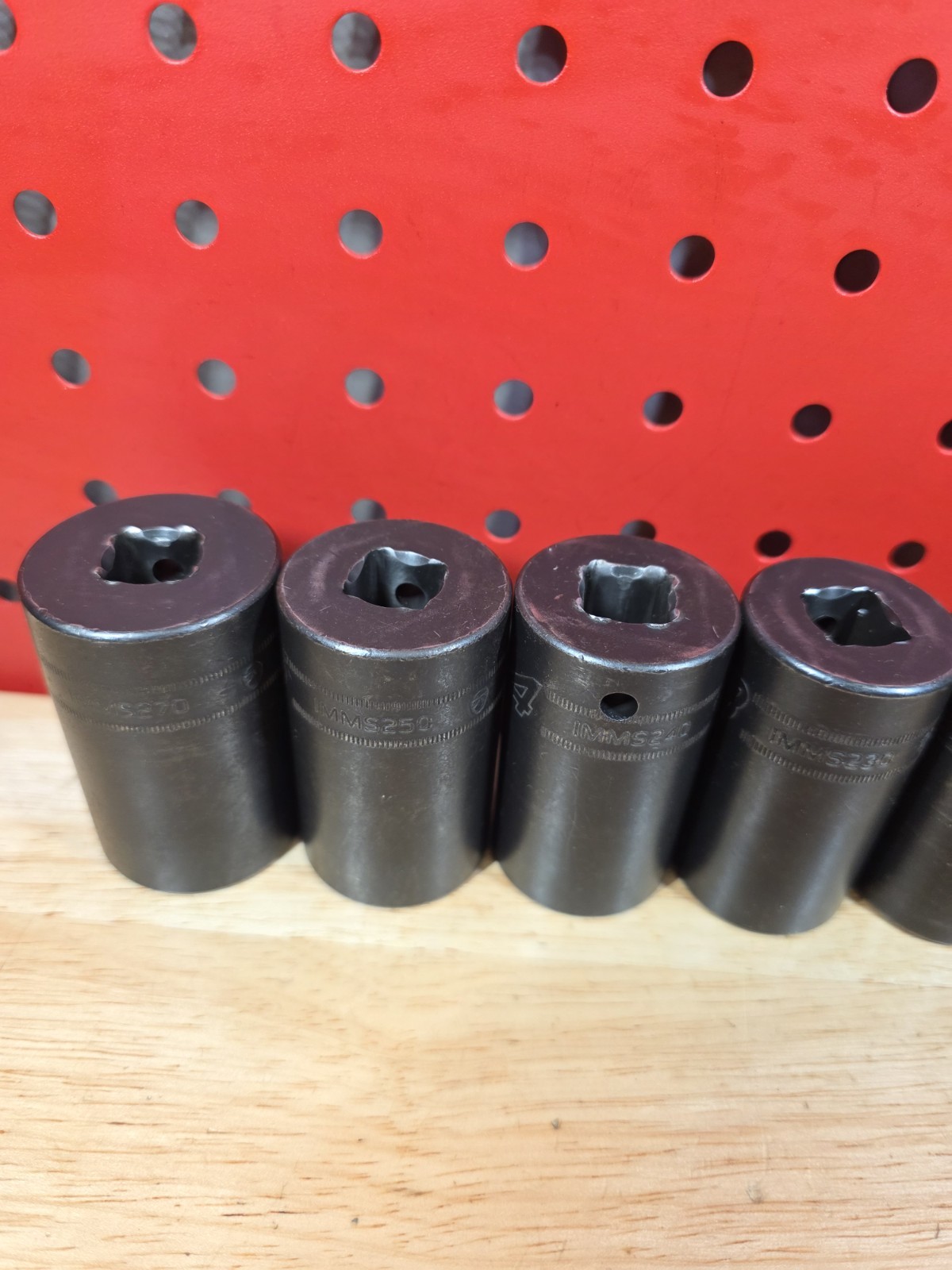 Snap-on 312IMMS 1/2″ Drive 15-25MM + 27MM 6-Pt Semi-Deep Impact Socket Set