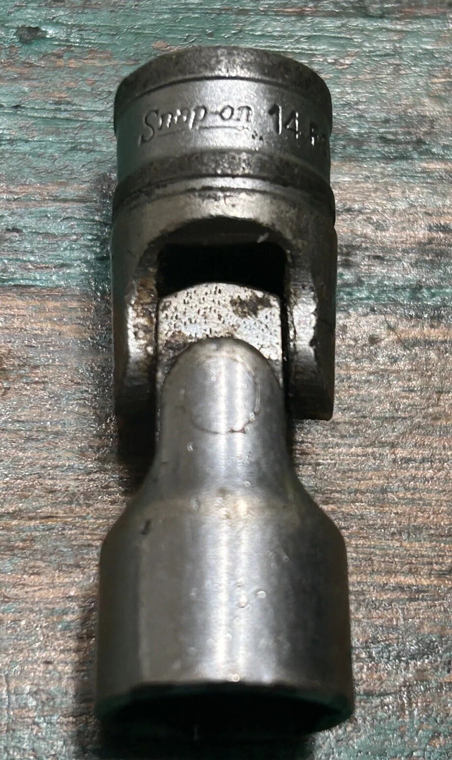 Vintage Snap-on 14mm 3/8″ Drive 6-Point Metric Shallow Universal Socket FSUM14