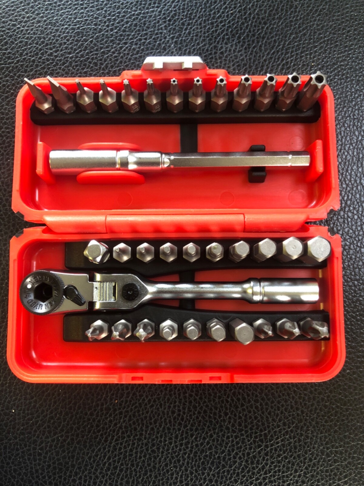 BRAND NEW Locking Flex Head Ratchet and Bit Set 35 Piece torx bits USA SELLER