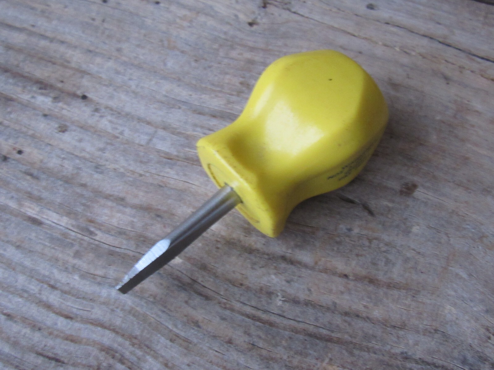 SNAP ON SDD1 STUBBY YELLOW HARD HANDLE SLOTTED STRAIGHT FLAT TIP SCREWDRIVER