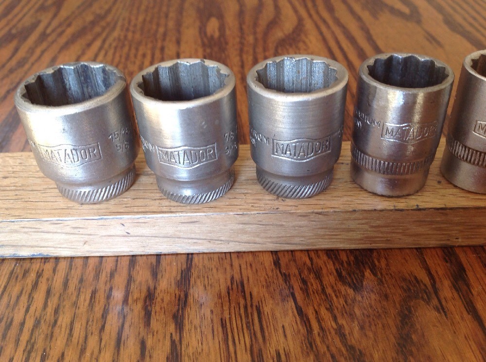 8 Vintage Matador Sockets 15/16″ To 3/8″ AF With 1/2″ Drive.