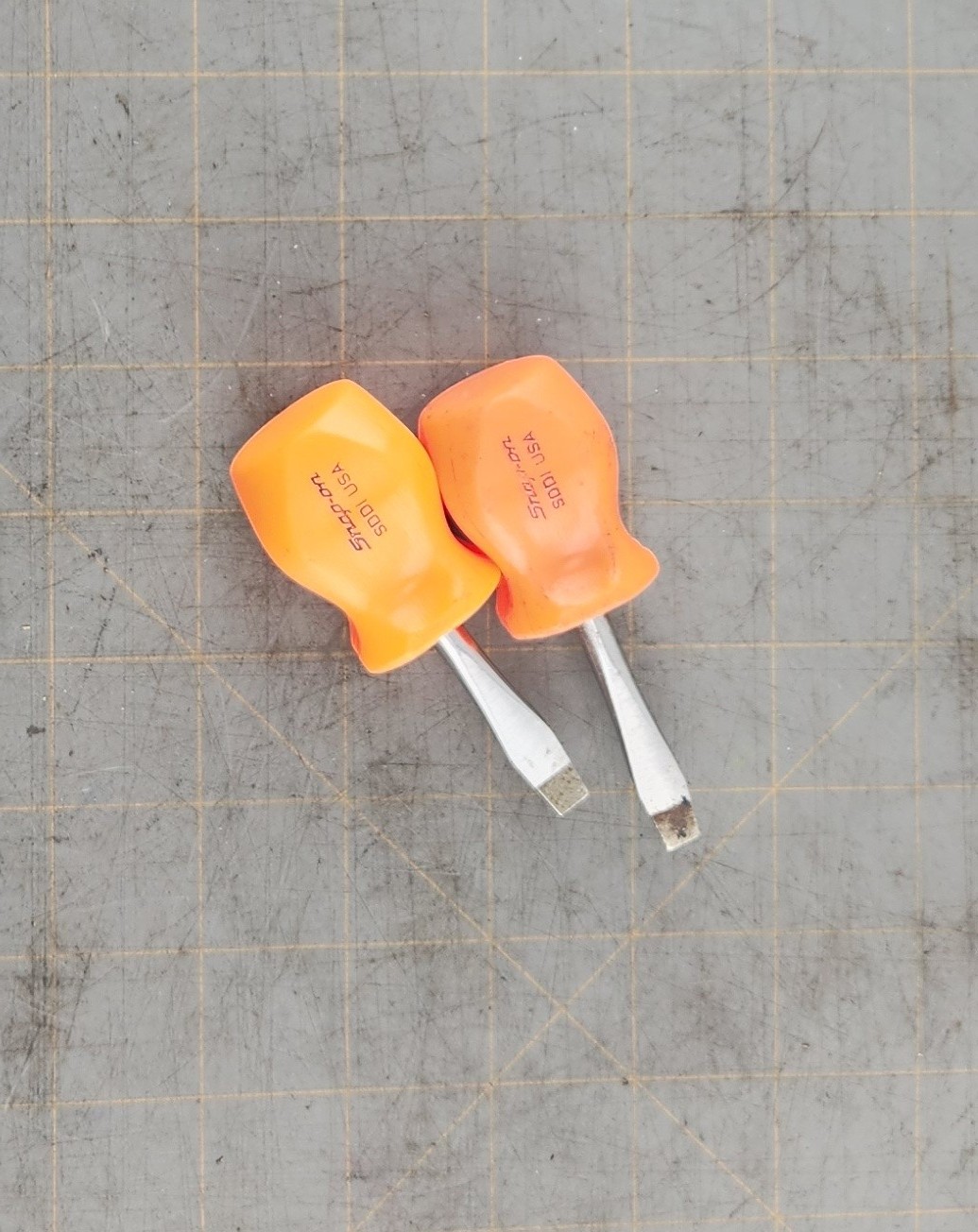 Snap On Tools Stubby Screwdriver Set PAIR of SDD1 ORANGE Hard Handle VINTAGE