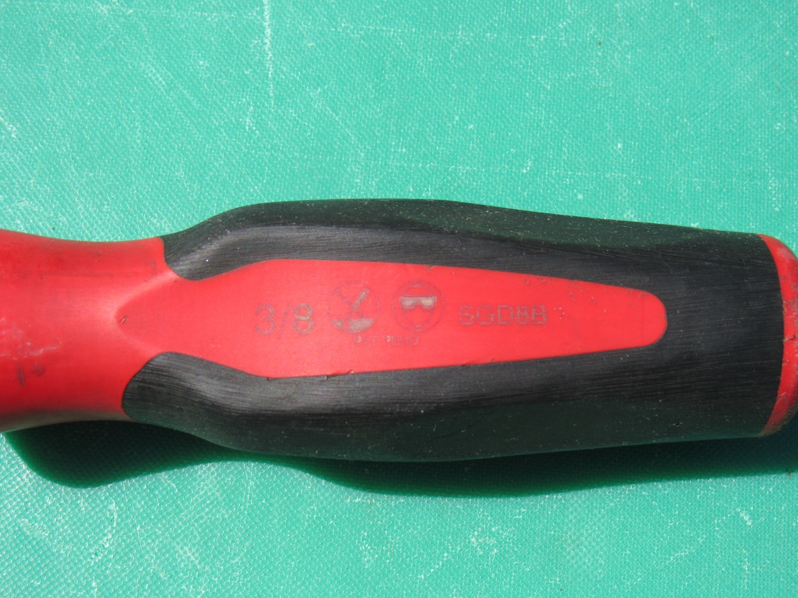SNAP ON SGD8BR SGD8B RED BLACK HANDLE STRAIGHT / FLAT TIP / SLOTTED SCREWDRIVER
