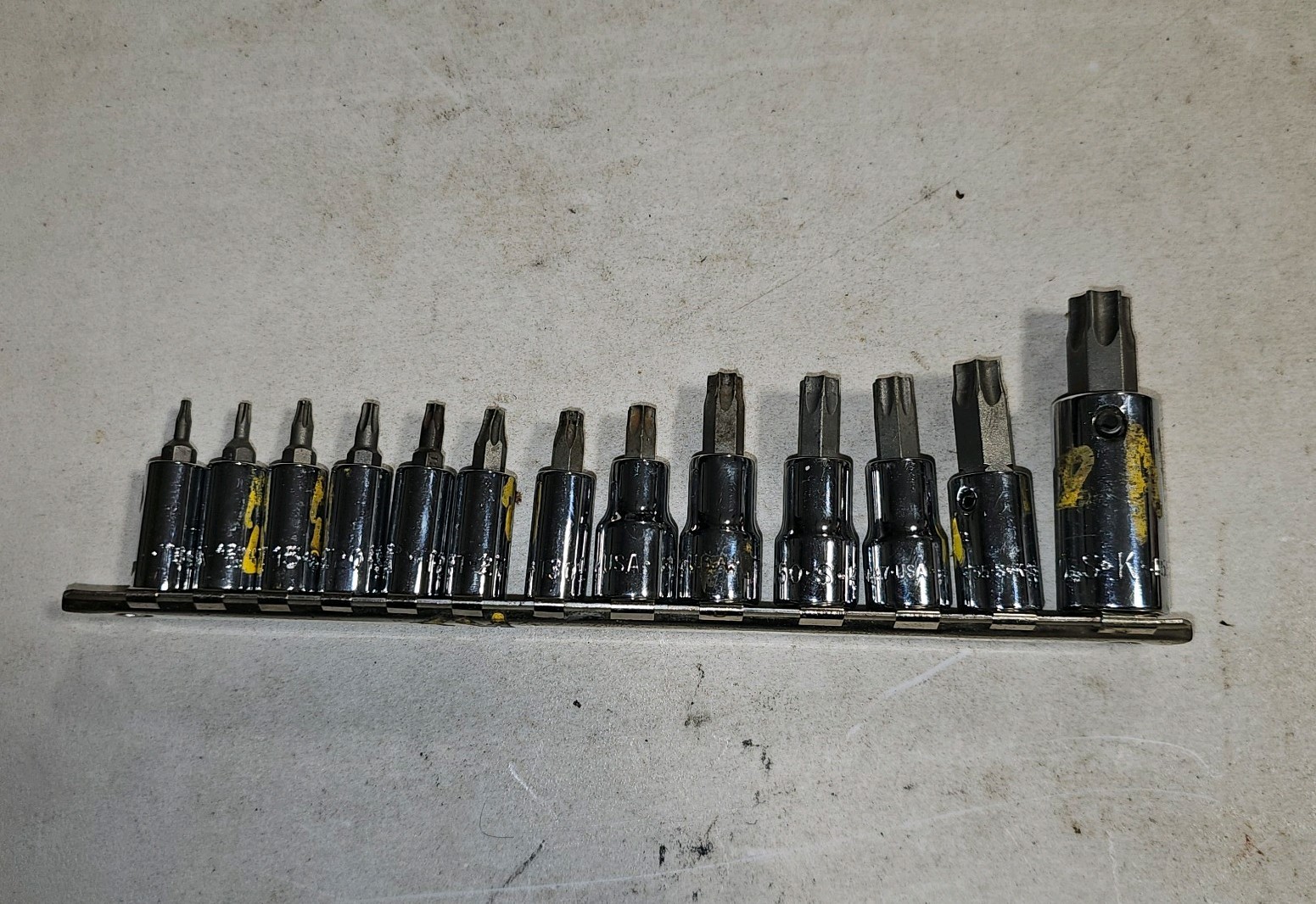 SK TOOL TORX SOCKET SET 1/2″ 3/8″ & 1/4″ DRIVE 13Pc Set T8 – T60