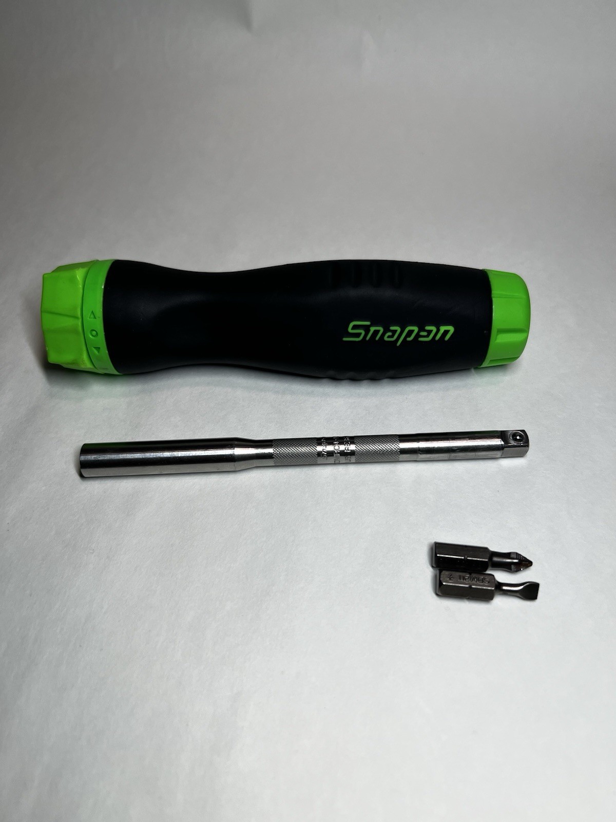 Snap-on Tools NEW HI-VIZ Soft Grip Ratcheting Screwdriver w/ Bits SGDMRC44BHV