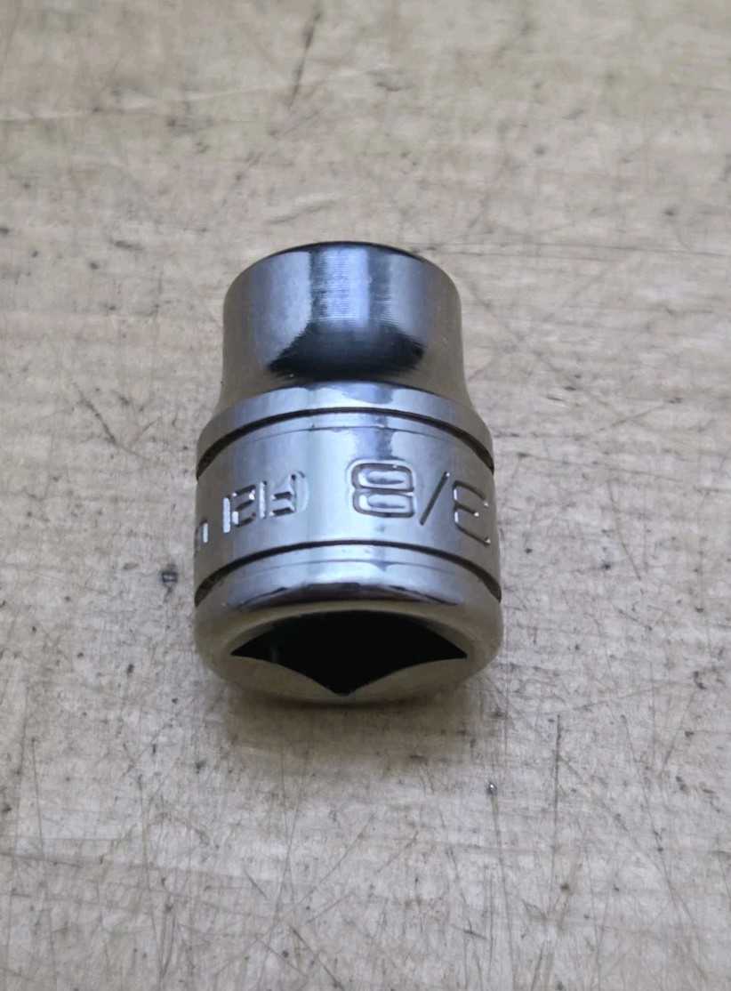 New Snap On F121 – 3/8″ Drive 3/8″ Shallow 12Pt Chrome Socket