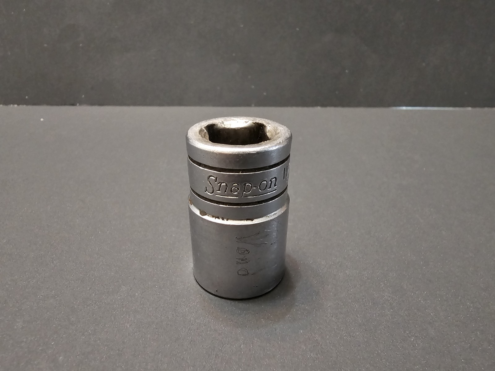 Snap-On SW221 11/16″ Shallow Standard Socket