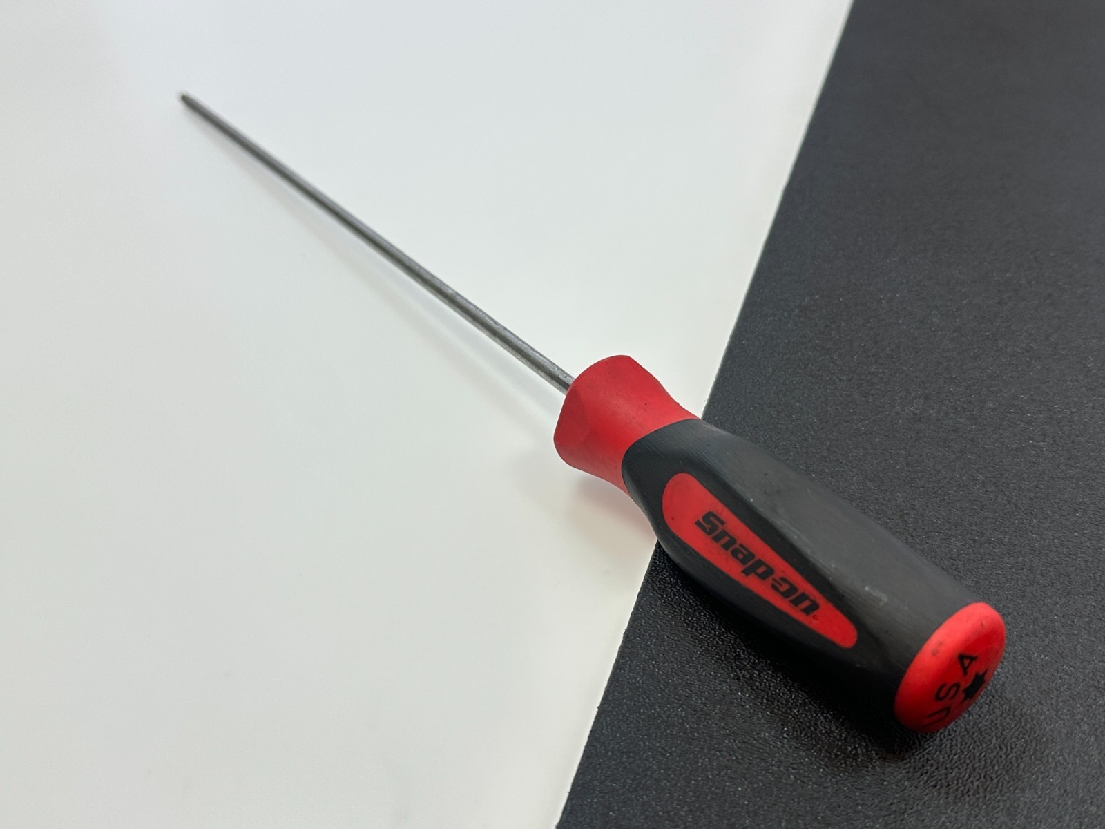 🇺🇸 Snap On Tools USA SGDTX1020B Long T20 Torx Screwdriver, Red Soft Grip