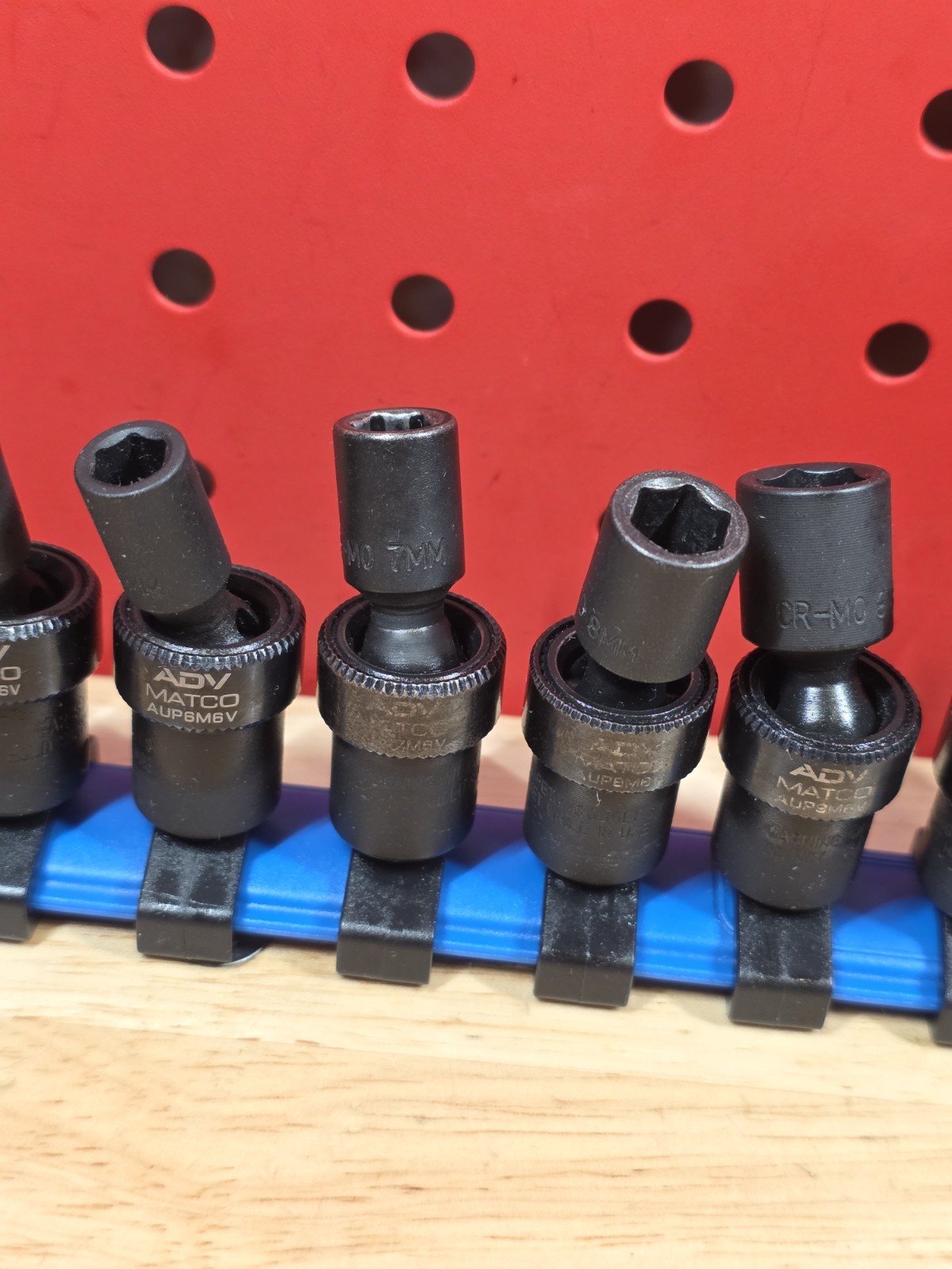 Matco Tools SAUPM126V 5-15mm 12-Piece 1/4” Drive Metric Impact Swivel Socket Set