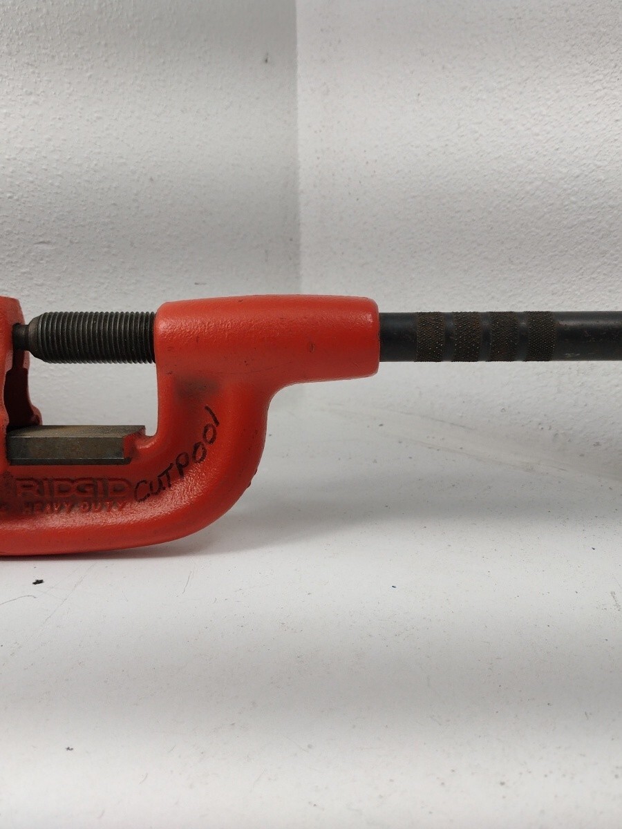 32810 Ridgid Model 1-A Heavy Duty Red Pipe Cutter 1/8″ to 1-1/4″ (3-32mm)