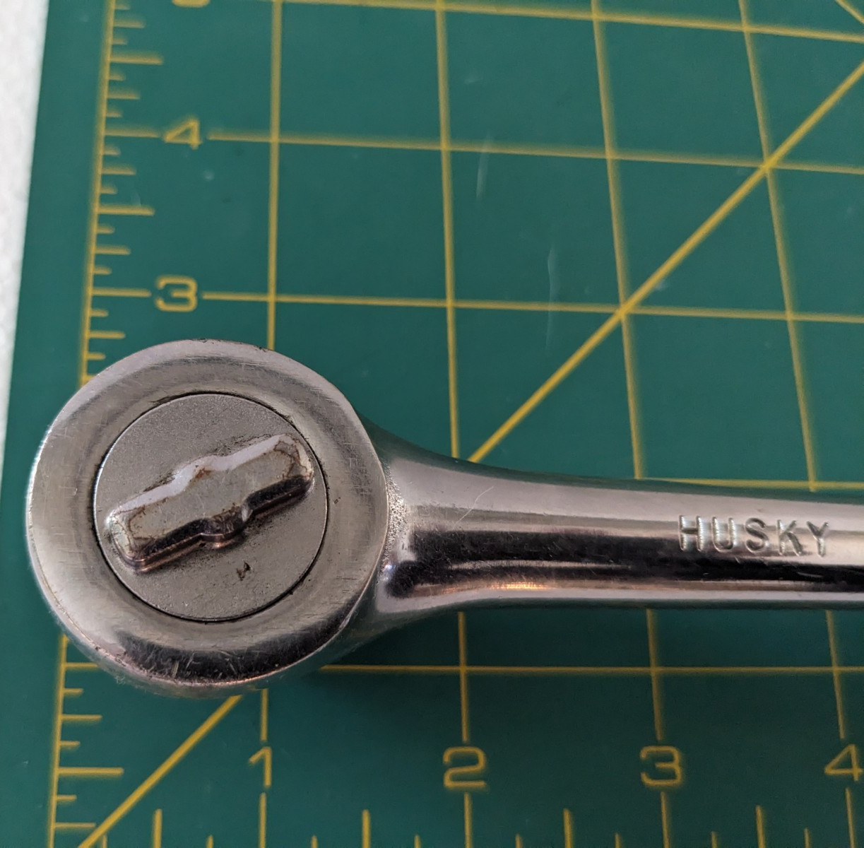 Vintage Husky CS-43 1/2” Drive Round Head Ratchet 10” Long Knurled Handle USA