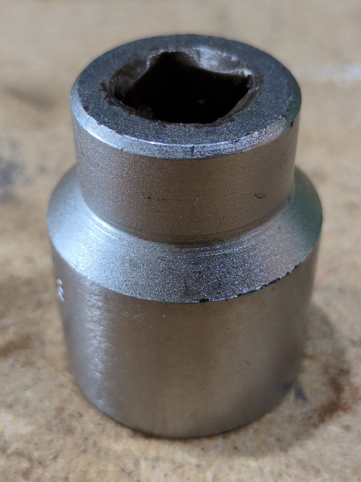 OTC Owatonna Minn USA 12 Point 1-1/8″ 1/2dr. Socket No. 136 Made By Wright Tool