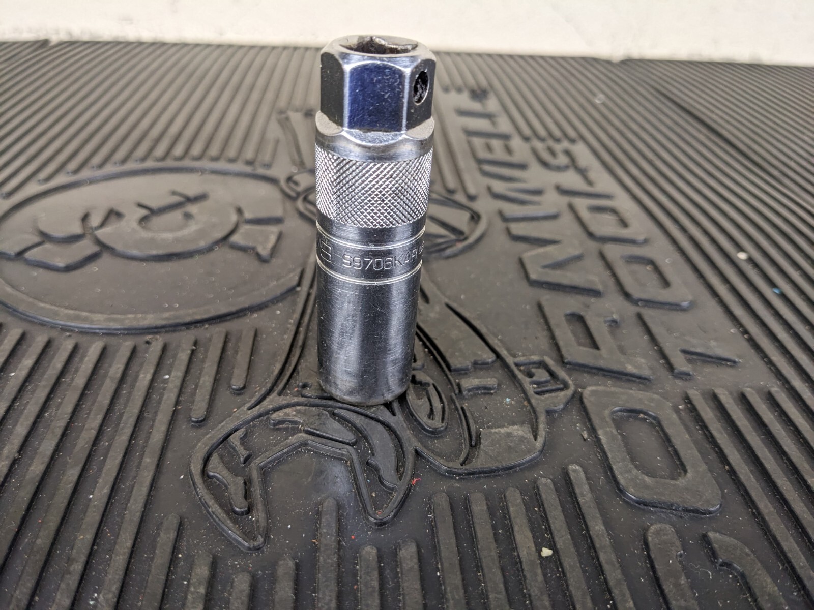 #bg275 Snap On Tools 3/8″ Drive 5/8″ Retention Spark Plug Socket S9706KR