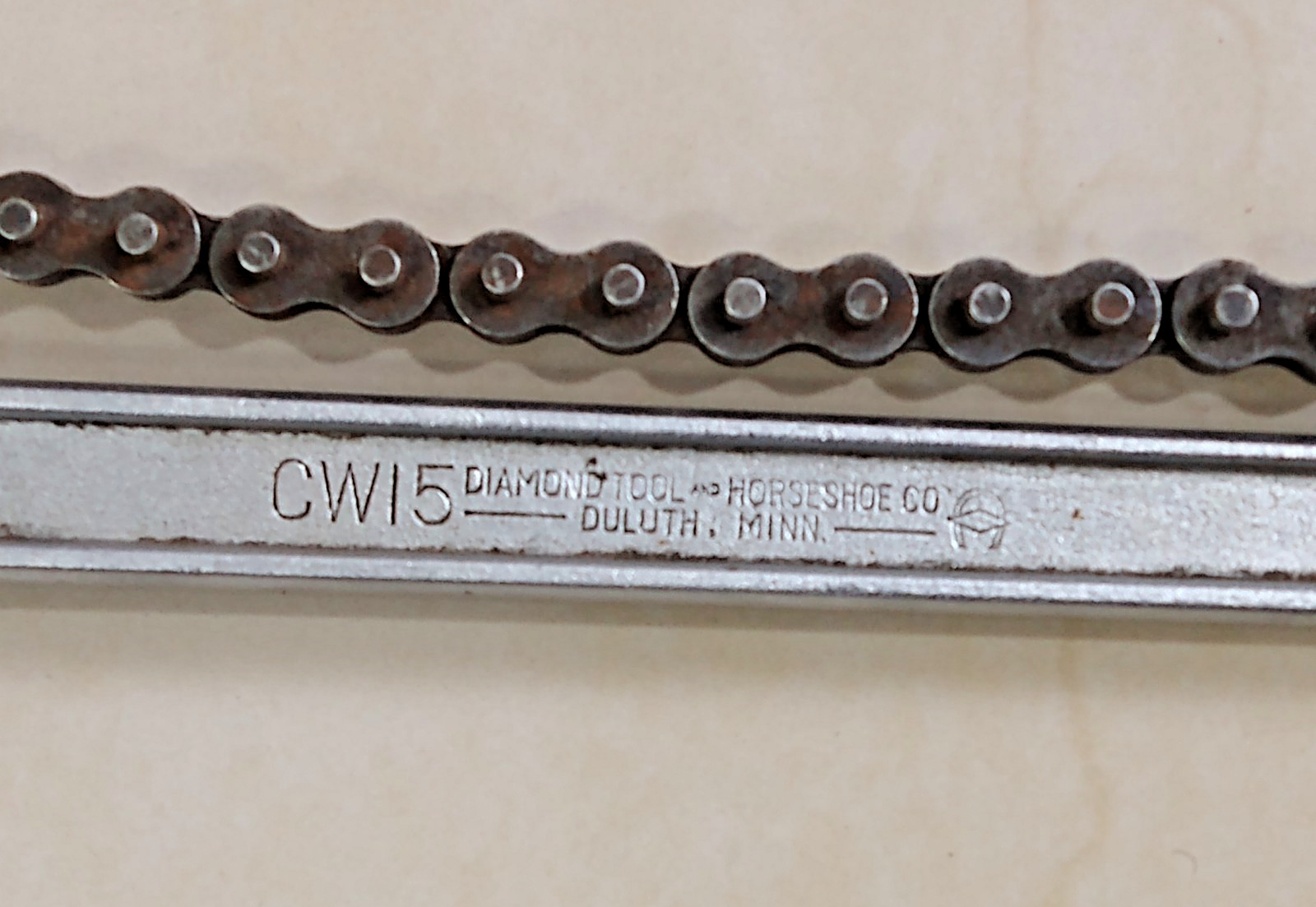 DIAMOND TOOLS CW15, CHAIN WRENCH, 15″L. HANDLE.