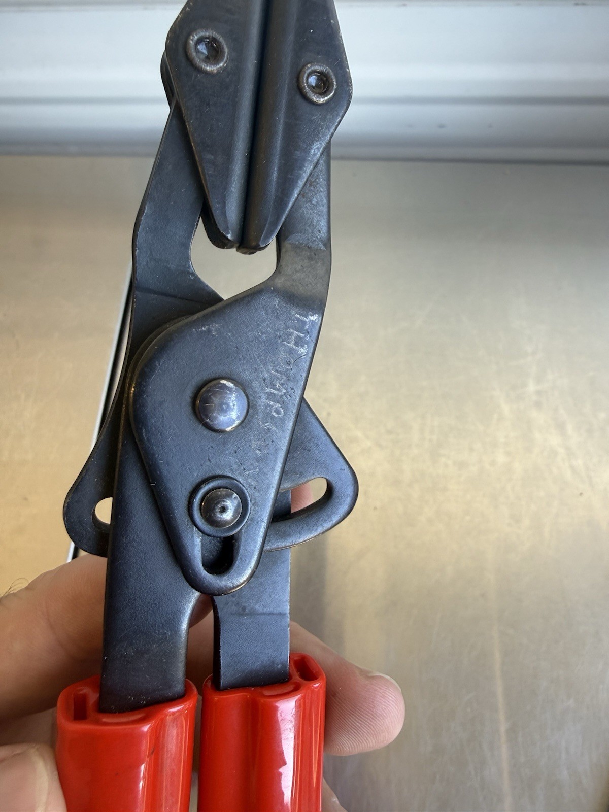 Blue-Point Tools PHP1 9-1/4″ Swivel Jaw Hose Clamp Plier with Red Handle