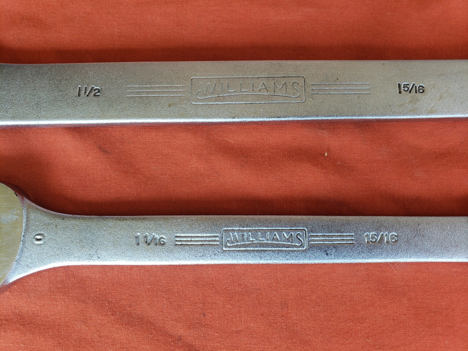 2 LARGE WILLIAMS «SUPERRENCH»S 1-1/2 x 1-5/16 +1-1/16 x15/16 COMBINATION WRENCHS