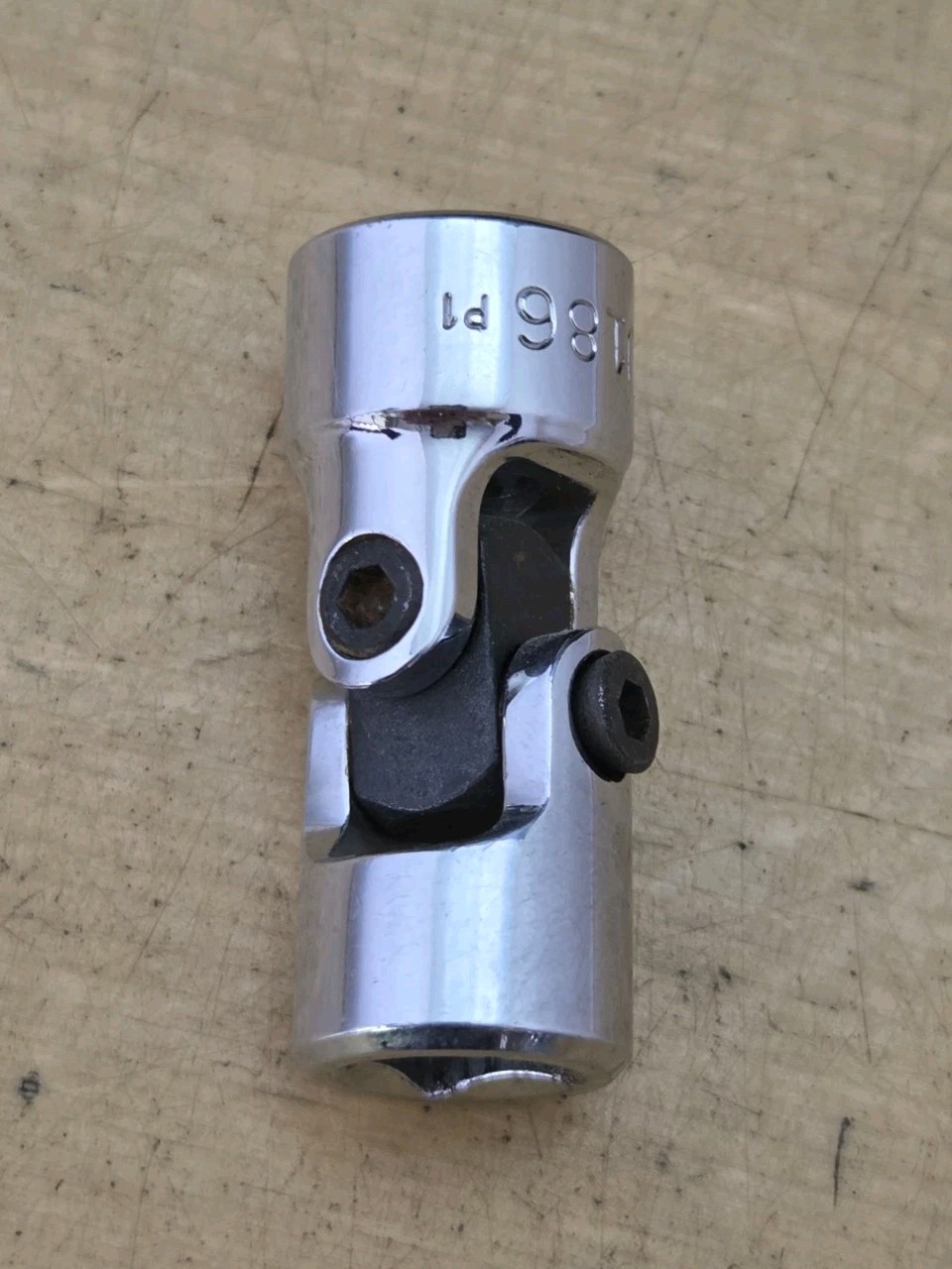 New MAC Tools XU186 – 3/8″ Drive 9/16″ Shallow 6Pt Swivel Socket