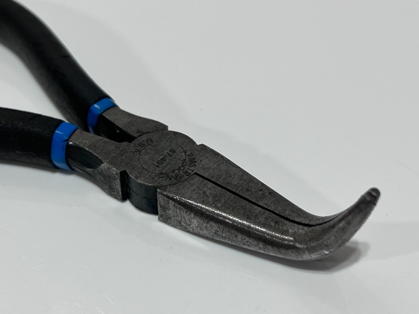 Armstrong Tools USA Made 67-401 Bent Nose Needle Nose Pliers – Black/Blue Grip