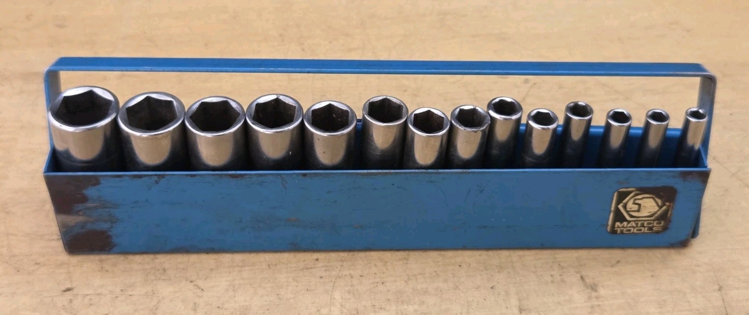 Matco Tools SAMD146TA-1/4″ Drive 14 Pc Metric Deep 6Pt Chrome Socket Set W/ Tray