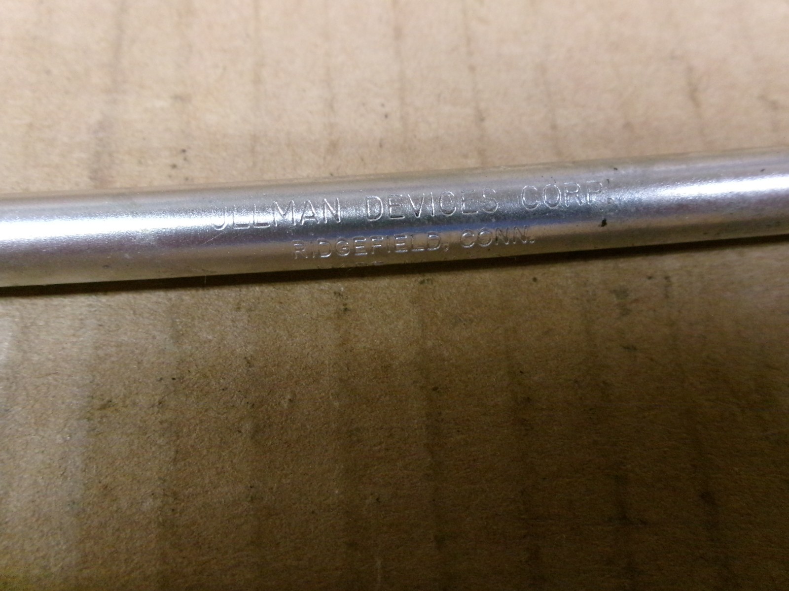 Ullman Device Corp USA 7-1/4″ Flat Blade Screw Starter No H-24