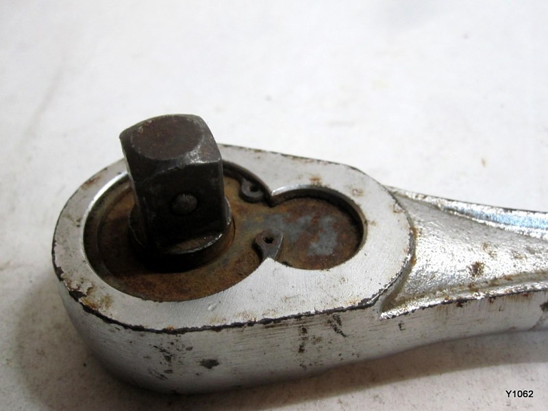 STUCK Craftsman -VL- 44809 1/2″ Drive Push Button Release