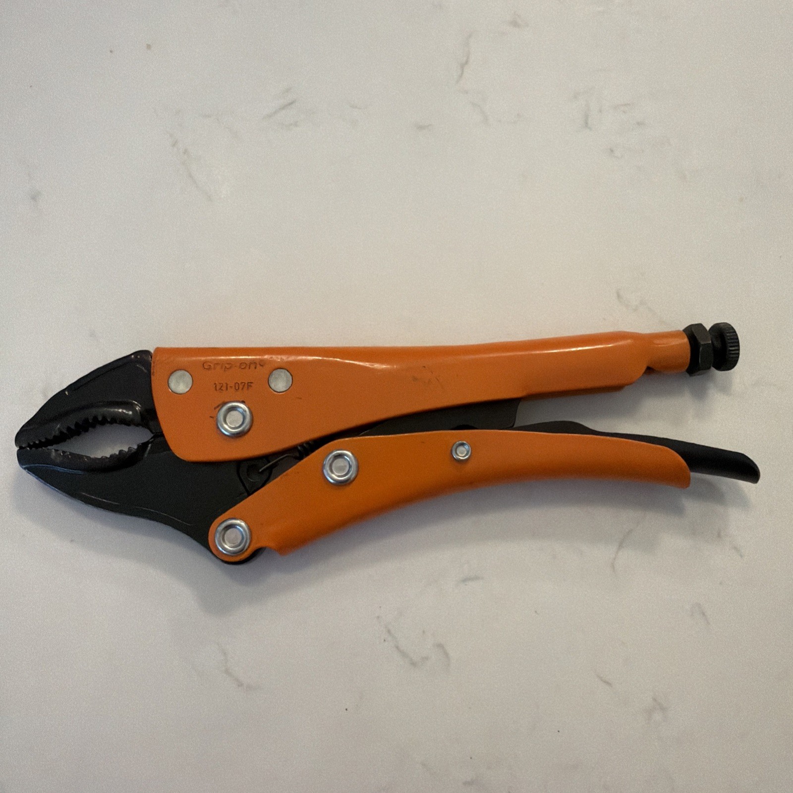 Grip-on 7in. Locking Pliers Curved Jaws With Wire Cutter 121-07F