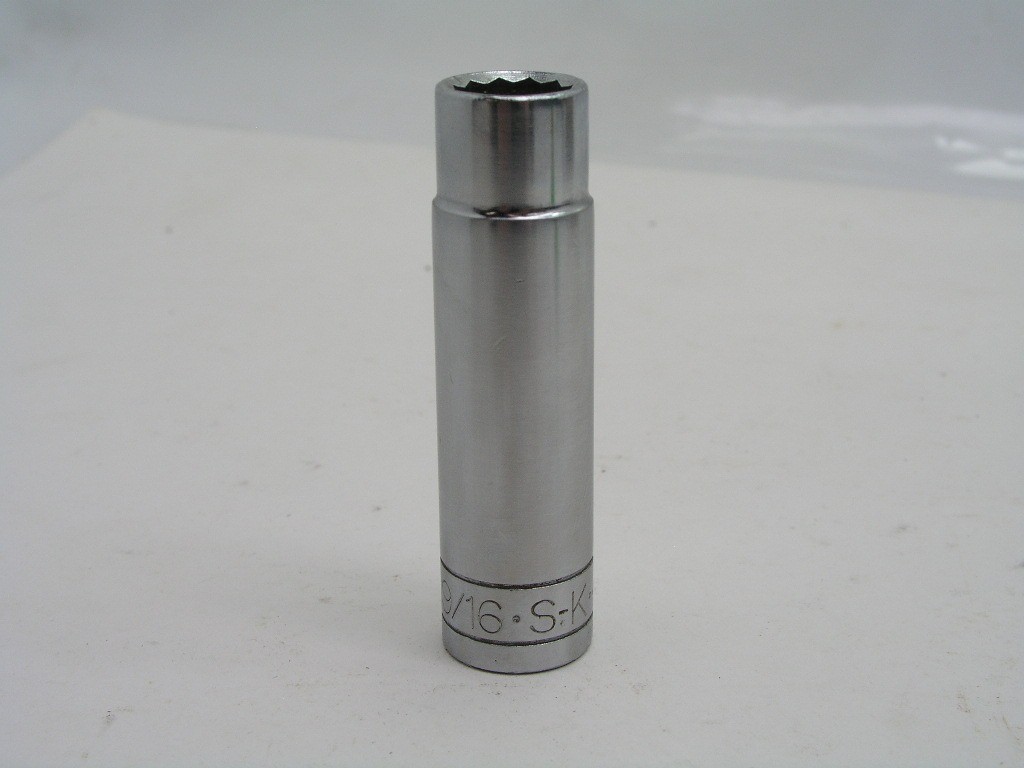 9/16″ 1/2″ Drive 12pt Deep Socket, SK 40118 Large Logo