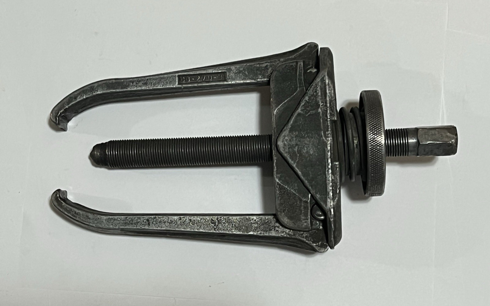 Blue Point CG-270 10-Ton 2-Jaw Gear Bearing Puller 8-1/2″ Spread 5-1/2″ Reach