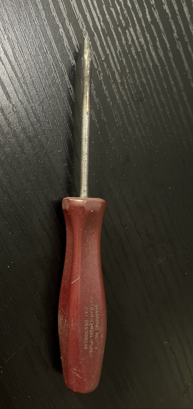 Snap-on 3ASAA 6″ Awl red/brown Hard Handle, but the tip is bent.