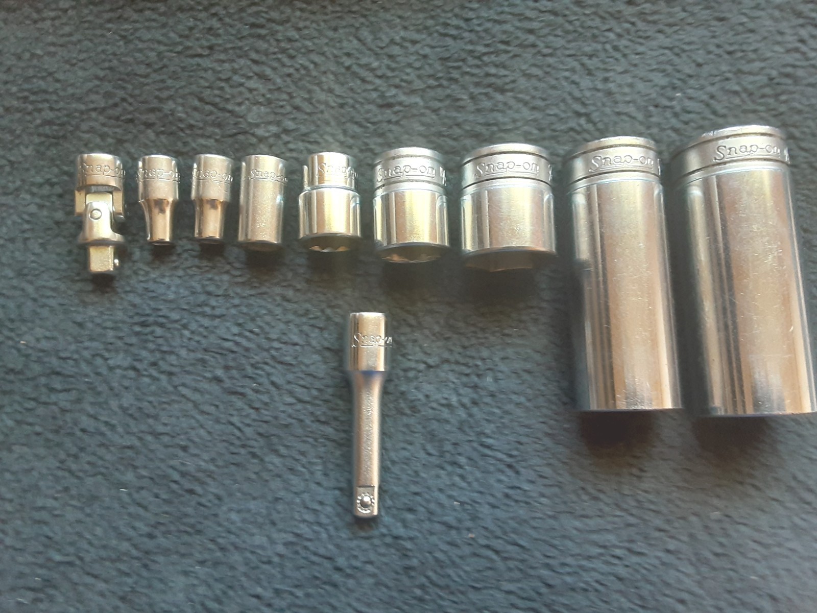 LOT OF (10) SNAP-ON TOOLS SOCKETS, EXTENSION & SWIVEL SOCKET ADAPTER ( READ PLS)