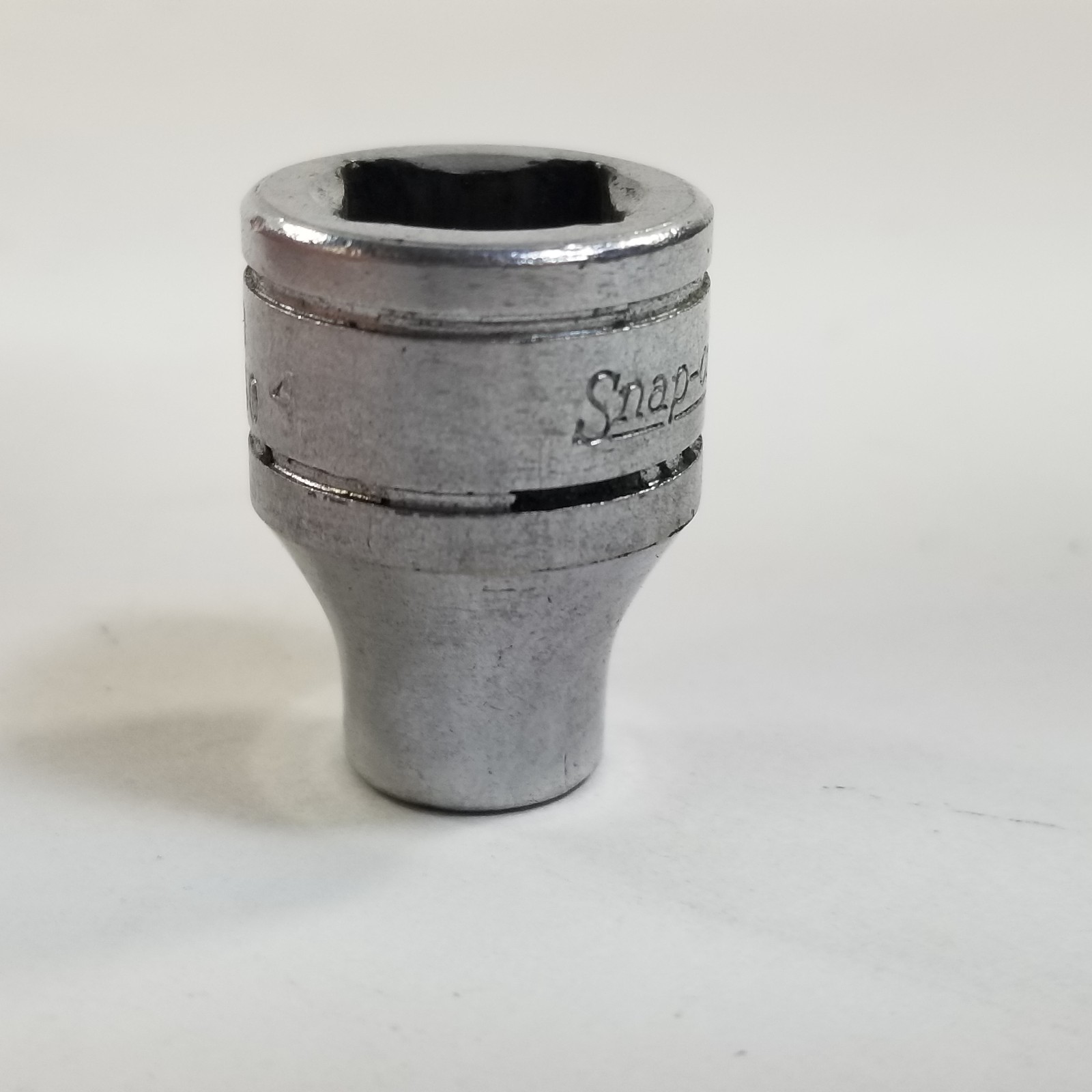 Snap-On Tools F081 – 1/4″ – 12 Point Shallow Socket 3/8″ Drive SAE Snap On USA