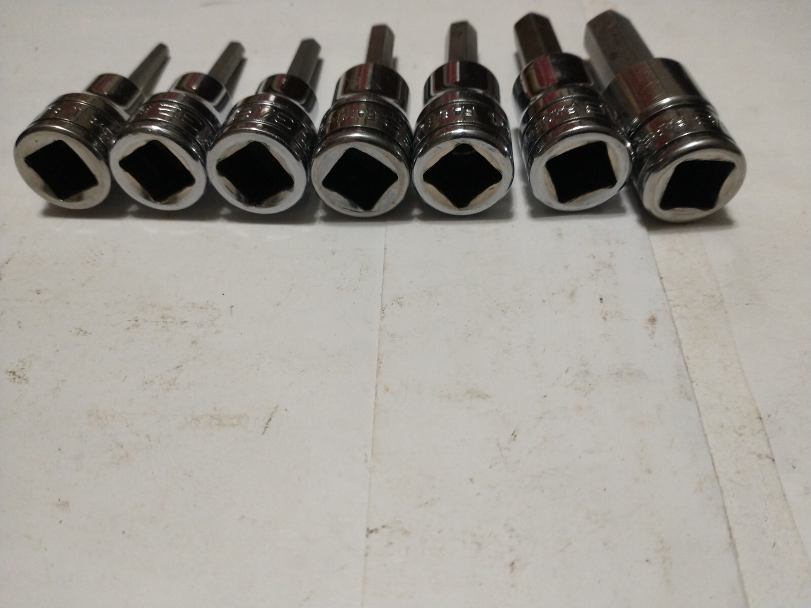 SNAP ON 207EFAMY AWM12D. 3-12MM. 1/8″-3/8″. 16 PIECES IN ALL. 3/8″ DRIVE HEX SET