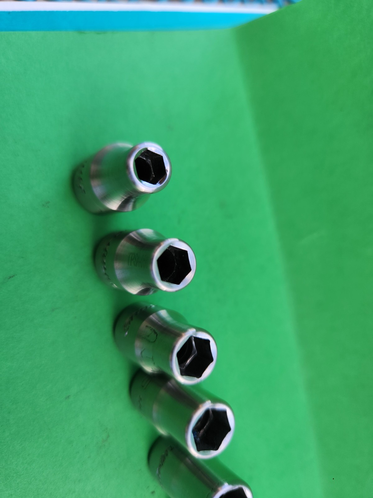 10 Pc. Snap-on 110TMY Socket Set 1/4″ Dr. ~ 6 Pt. 3/16″ – 9/16″ TM6-TM18 F5