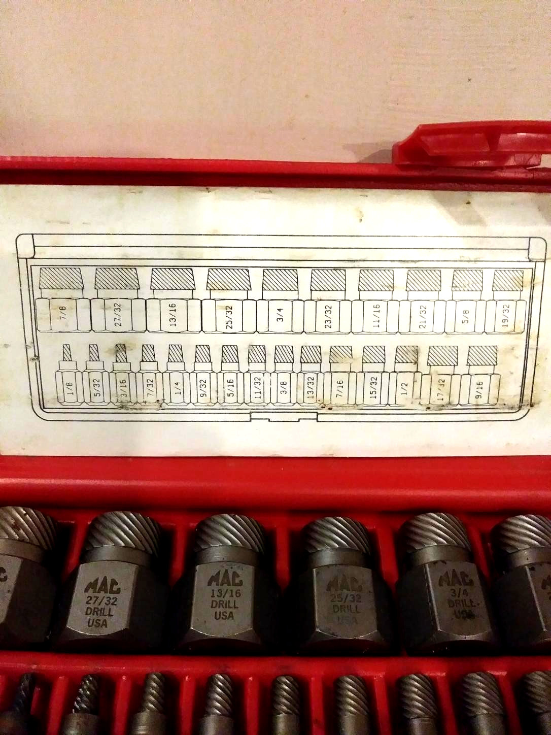 MAC TOOLS 25 PC. SCREW EXTRACTOR SET HEXAGONAL HEAD MULTI SPLINE SIZES 1/8 -7/8