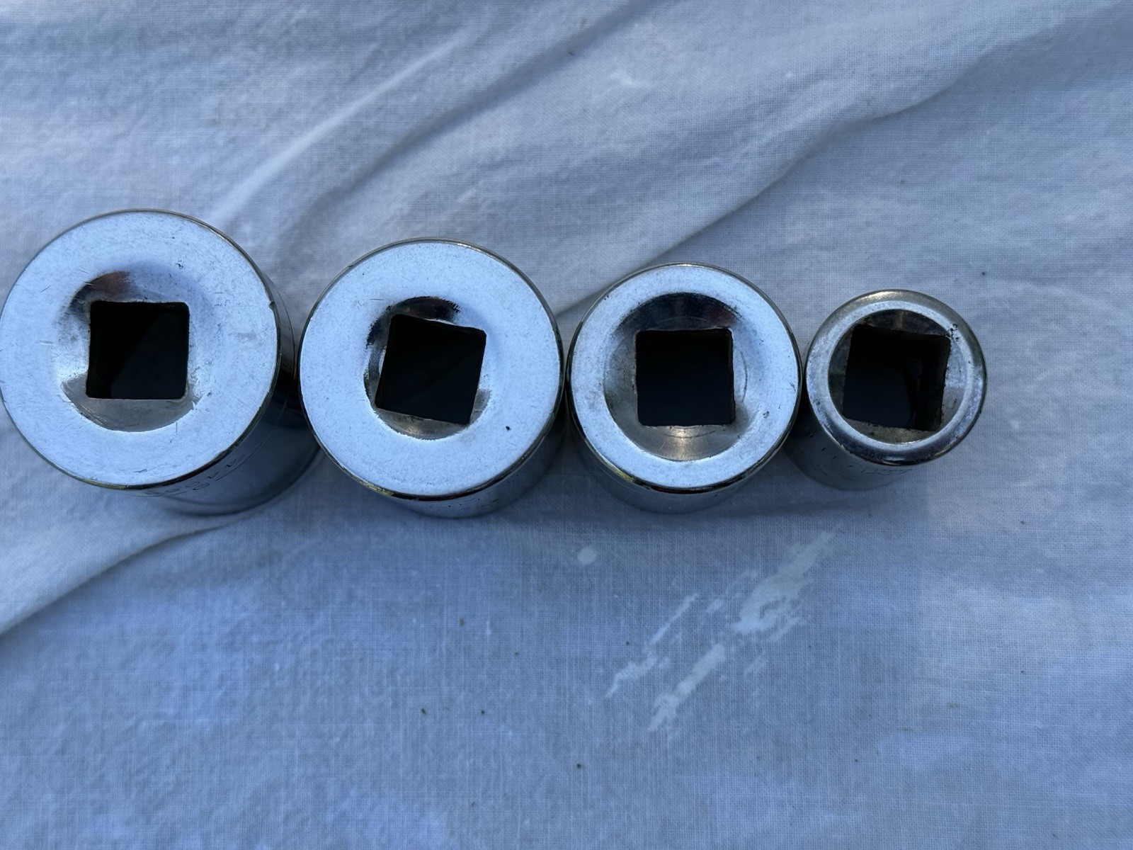 Craftsman USA 1/2” Drive SAE 6 Point Socket Set G Series 4 Pc 11/16 to 1-1/8″