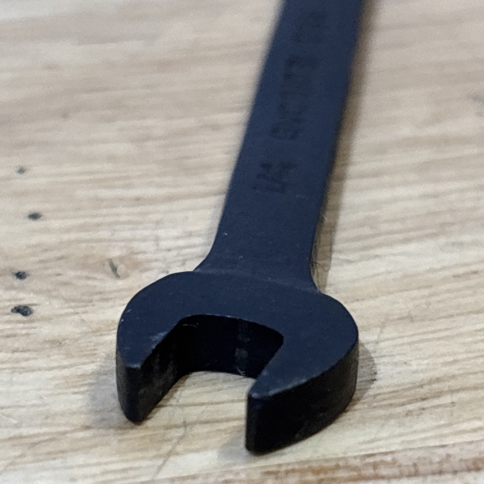 Snap On 1/4″ x 5/16″ Double Open End Wrench Black Industrial Finish GVO810B USA