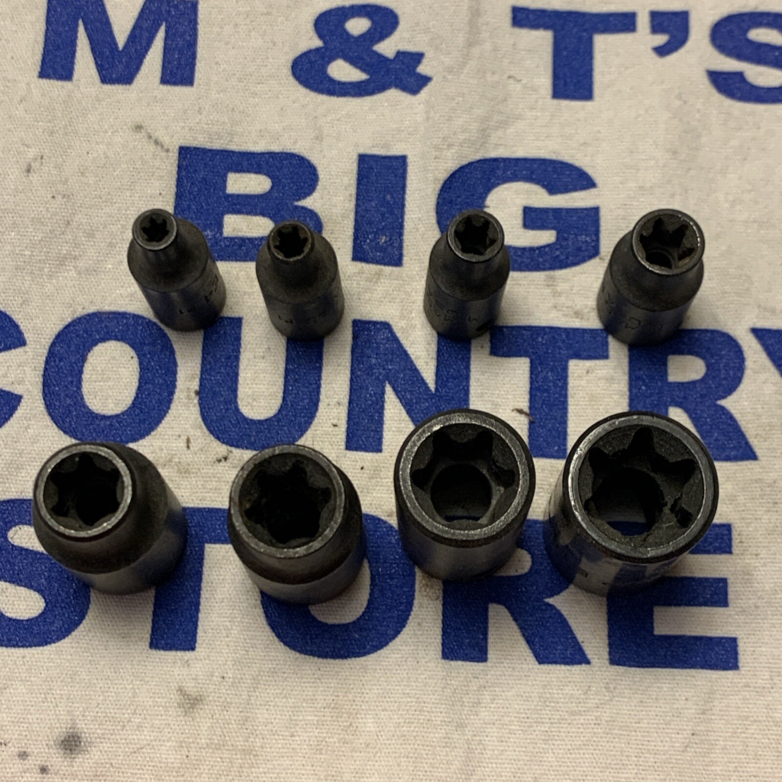 Mac Tools USA 1/4″ & 3/8″ Drive 8pc E4-E16 Inverted Star Socket Set