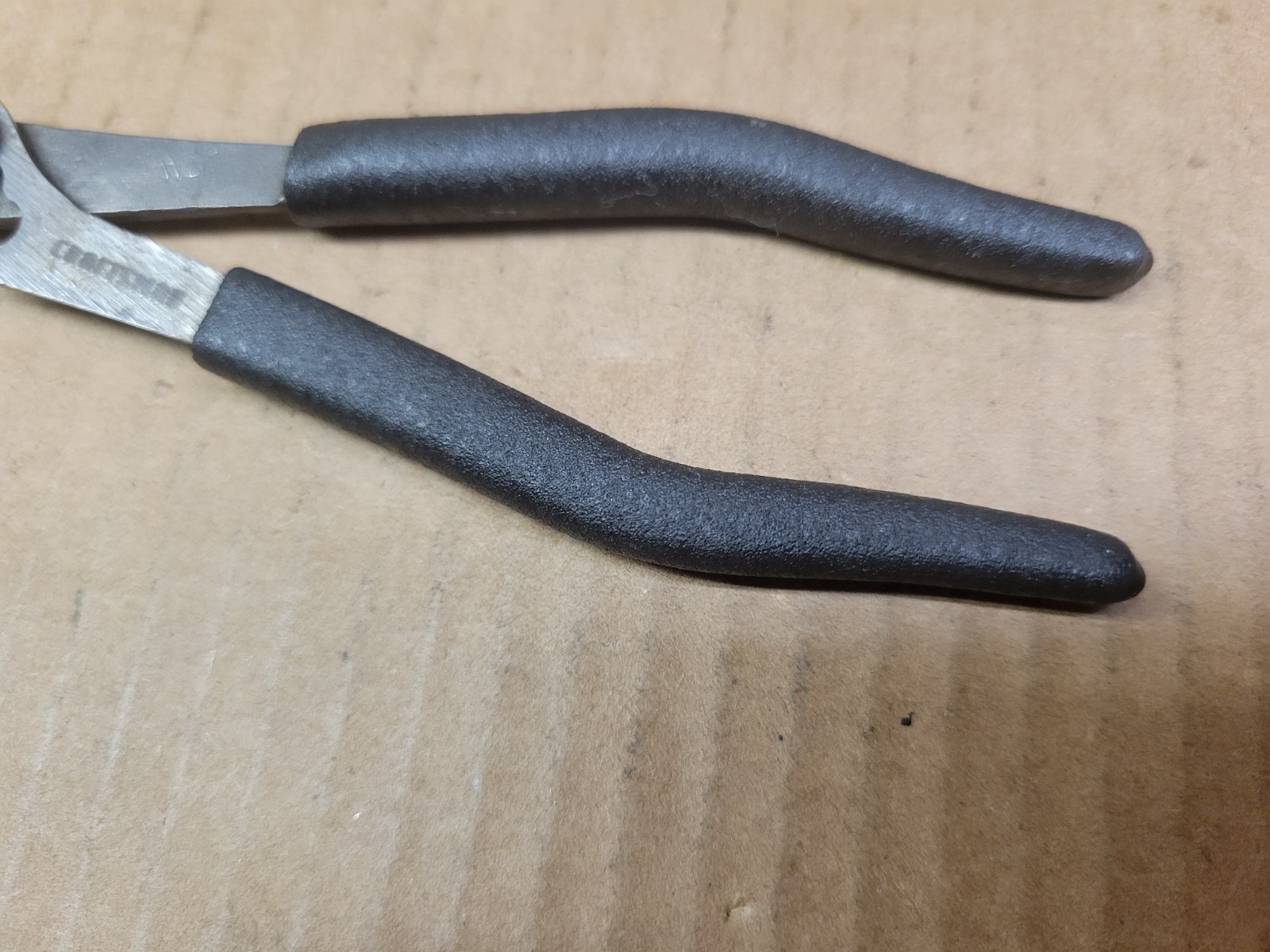 Craftsman 5-1/4″ Black Handle Comfort Grip Ignition Pliers